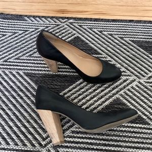Calvin Klein Garessa heels wooden heel - cool! Size 9